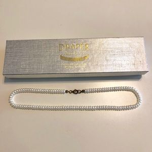 LIKE NEW Salt Water Pearl Necklace. 15 inches